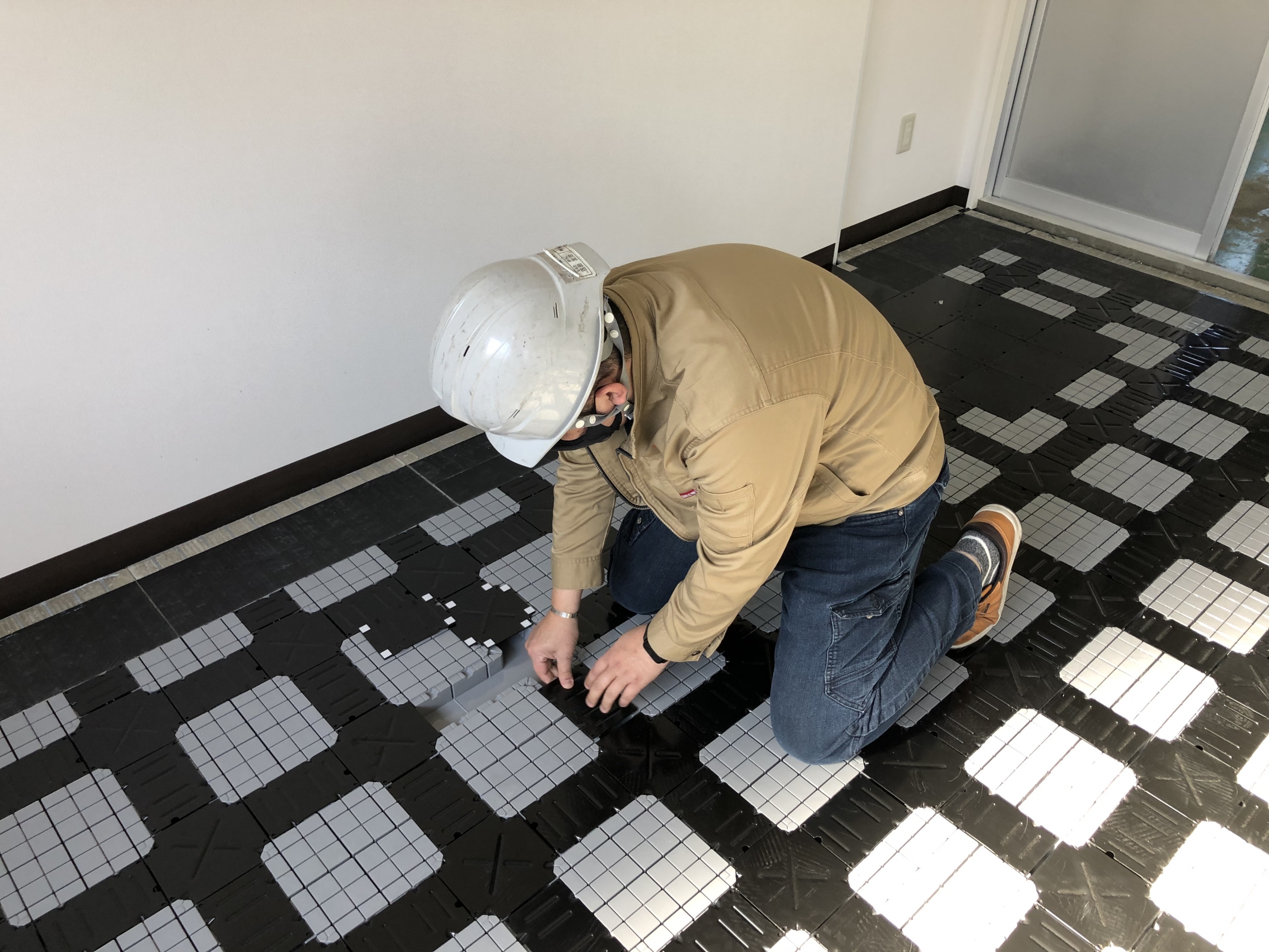 OAフロアの敷設工事をさせていただきました