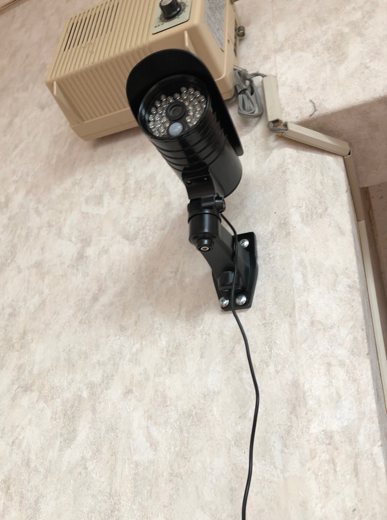 防犯カメラ取付工事行いました
