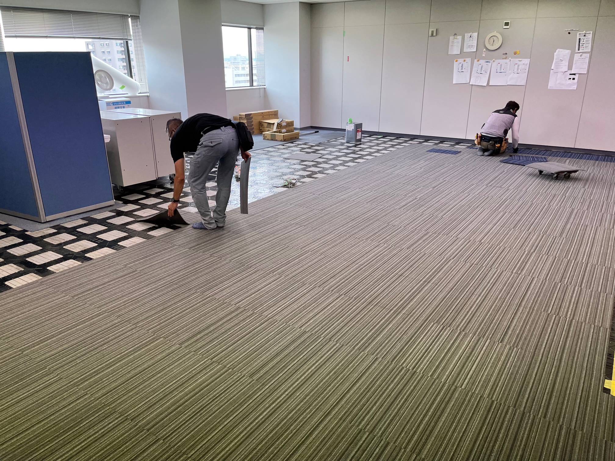【タイルカーペット工事】タイルカーペットを張替えてみませんか。