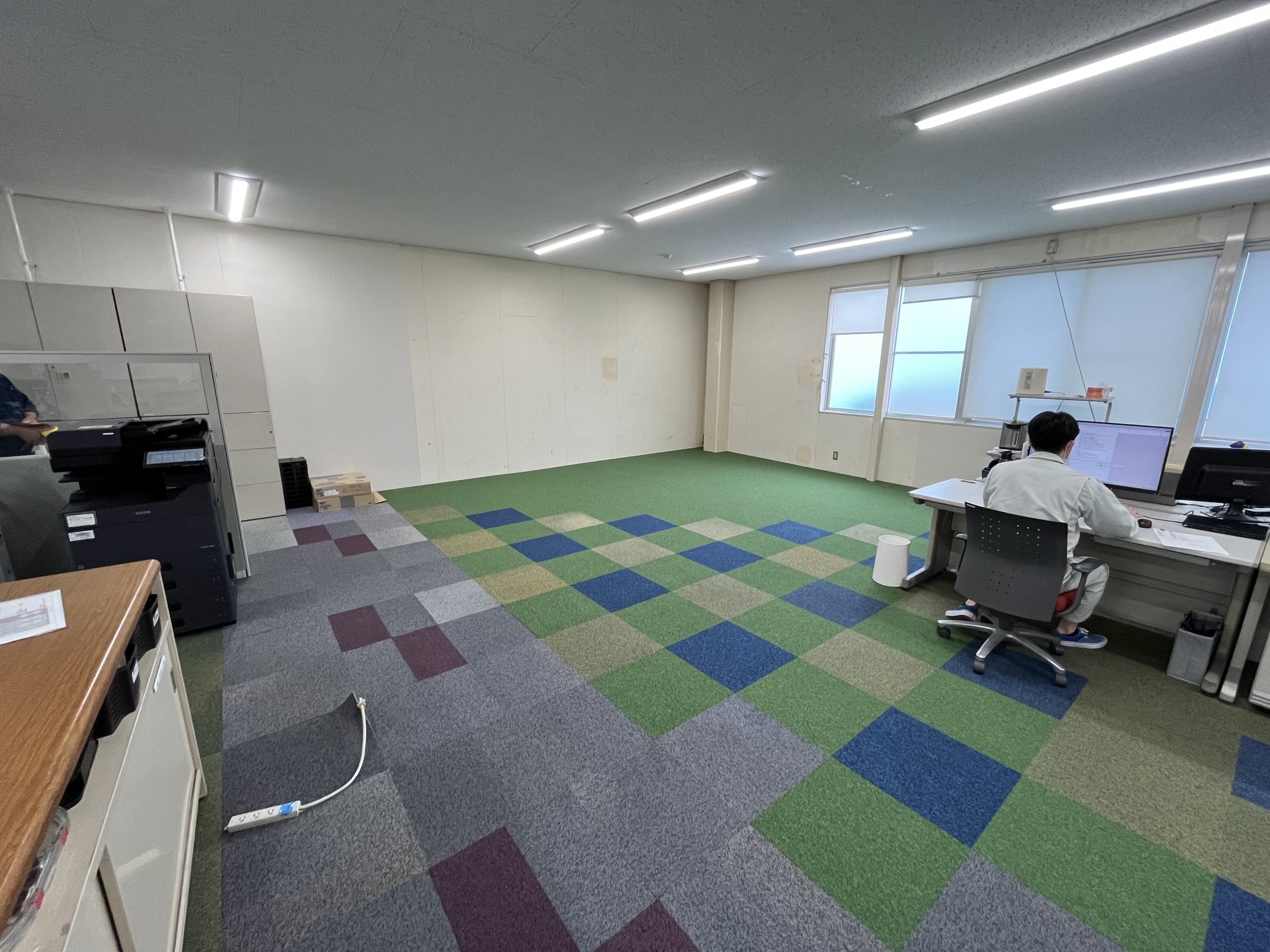 OA補修&タイルカーペット敷設作業