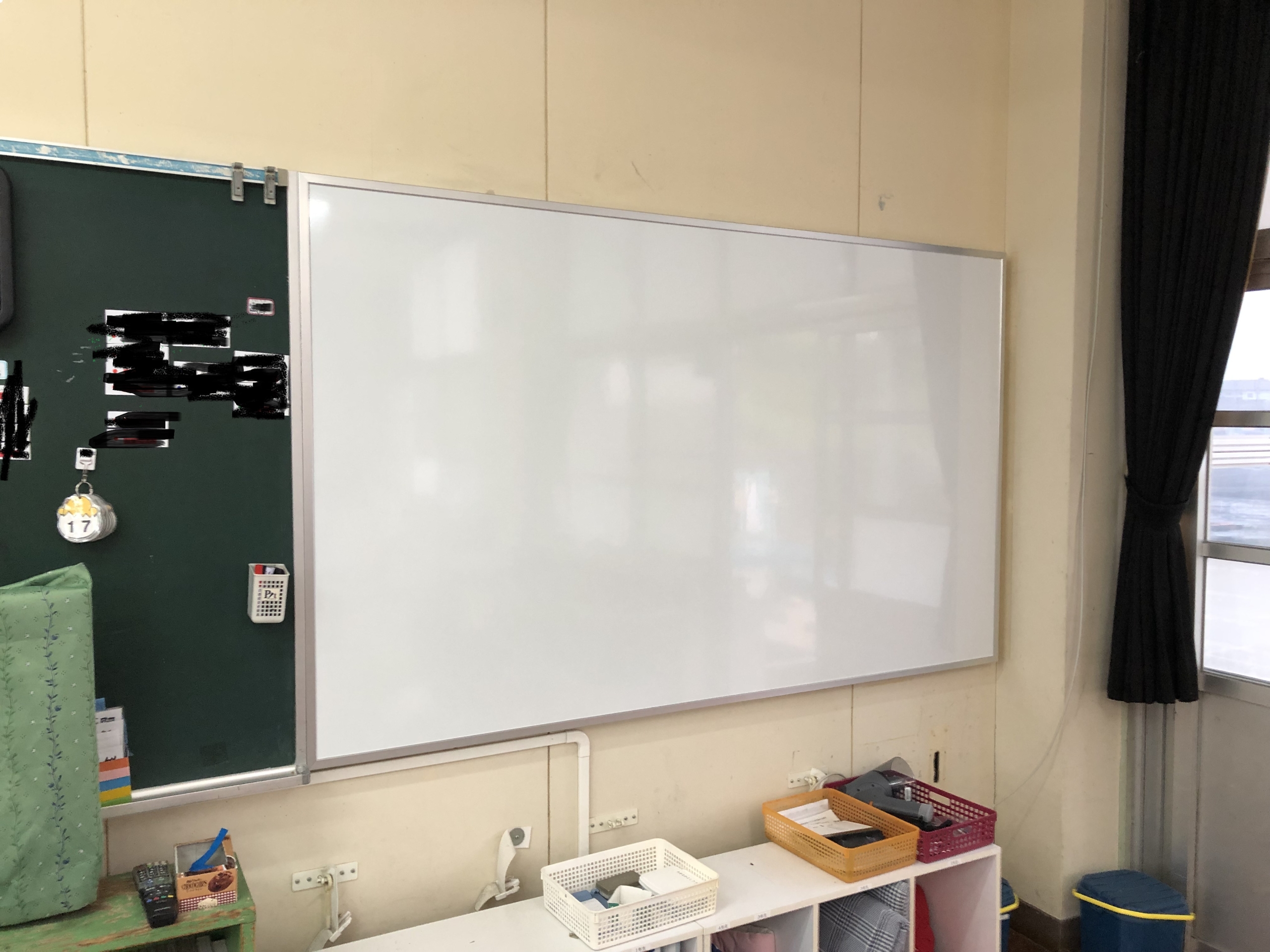 ホワイトボードに取替え