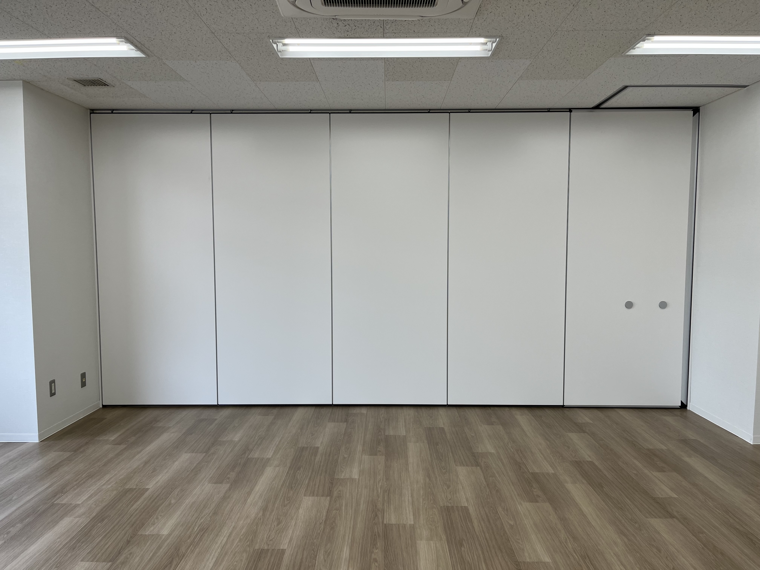 スライディングウォール設置しました。
