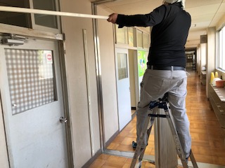 アコーディオンカーテン取付工事