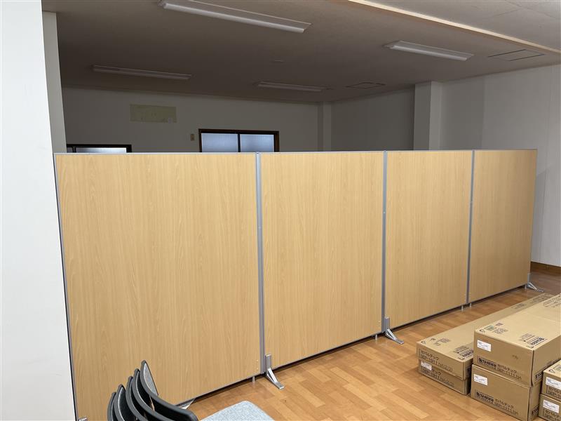 パーテーションを設置しました