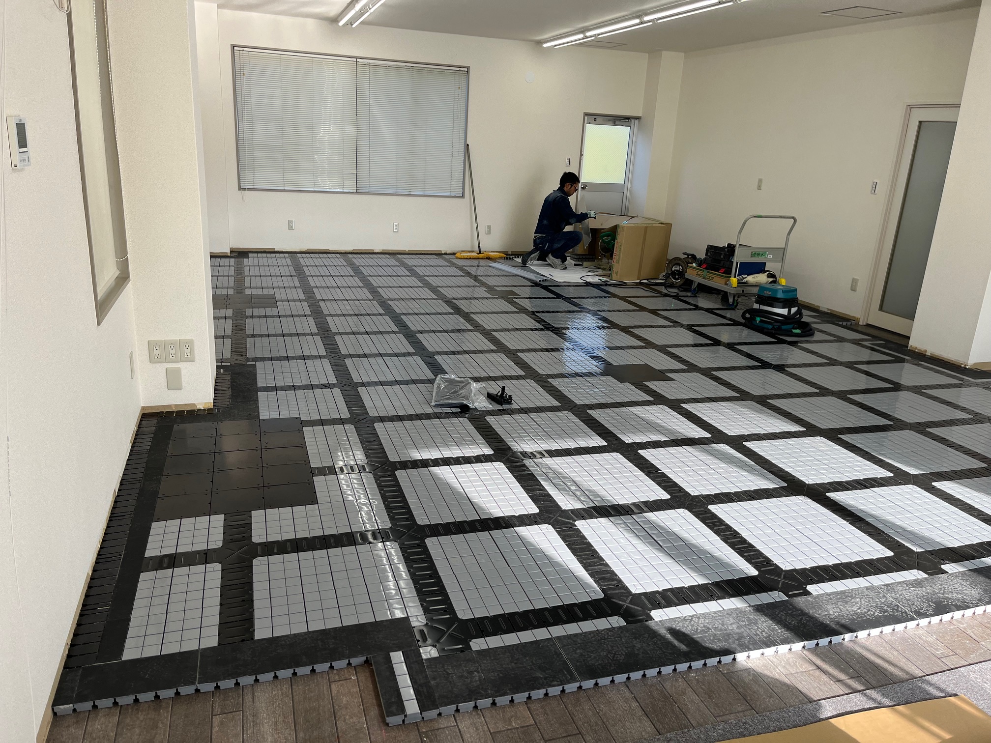 OAフロア工事を行いました。