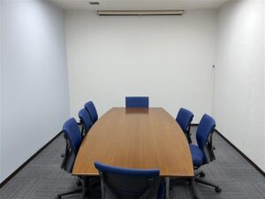 会議机、椅子入れ替え前
