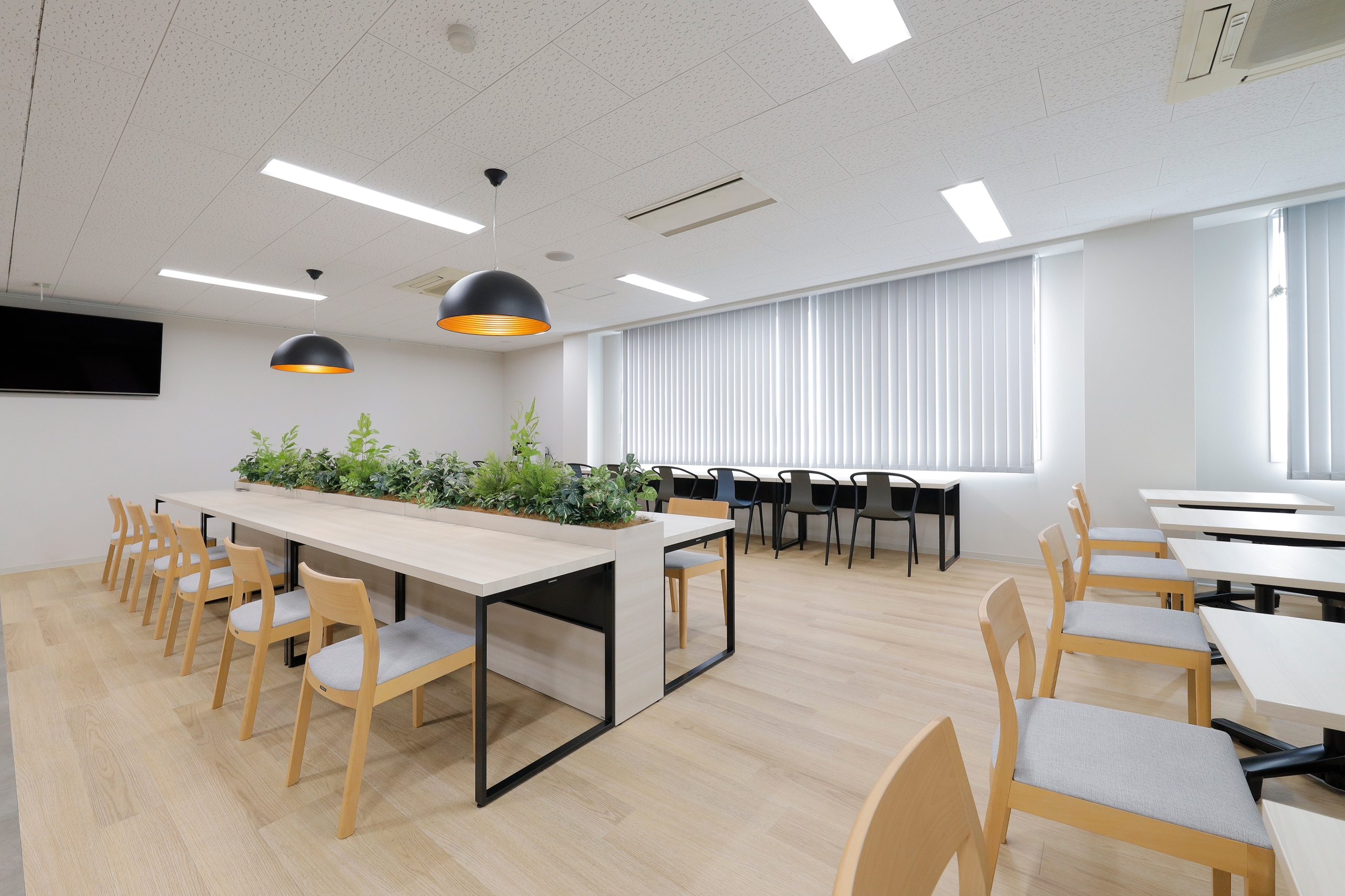 社員満足度と企業イメージを高めた浜松鋼板加工様オフィスリニューアル事例