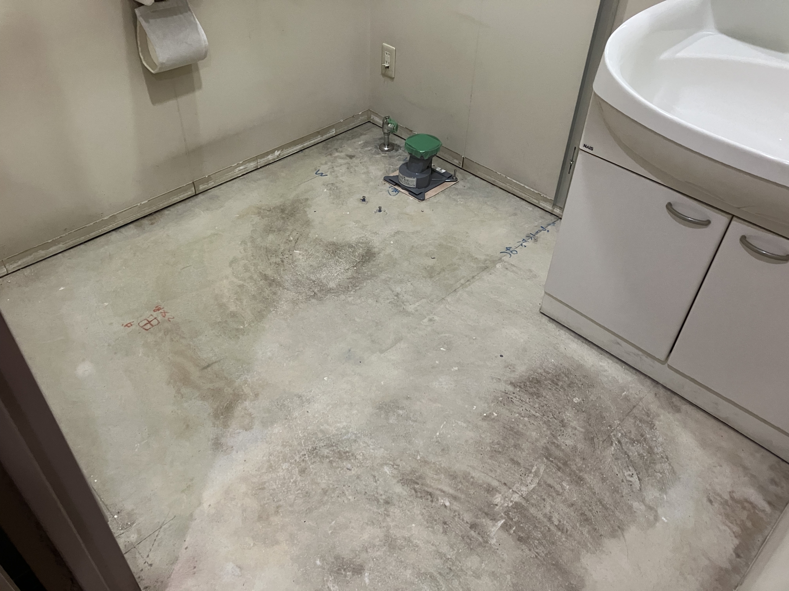 床長尺シート貼り替え工事施工中