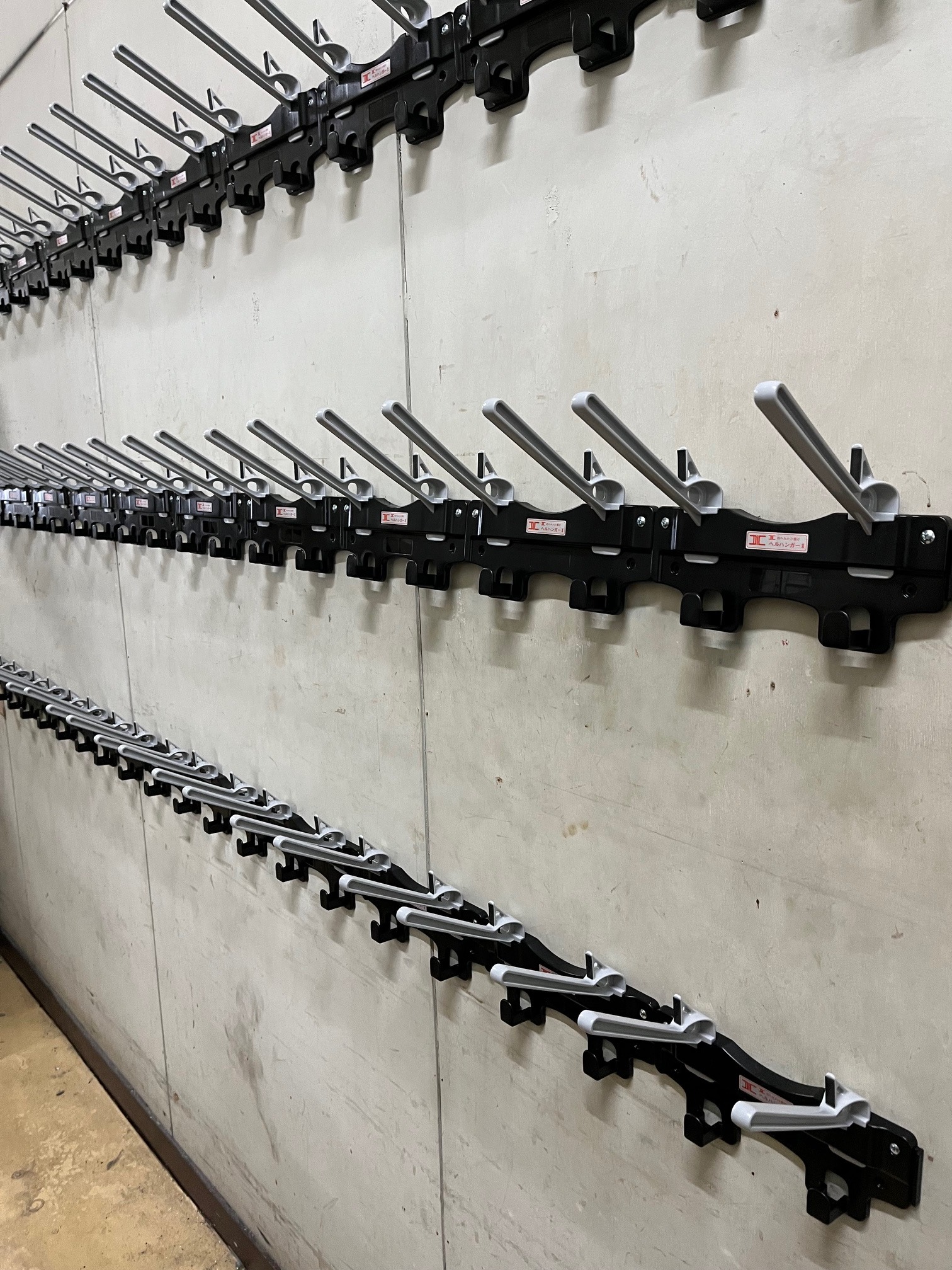 ヘルメットハンガー　画像